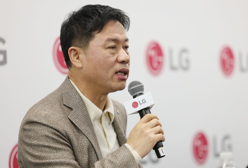 류재철 LG전자 최고경영자(CEO)가 7일(현지시간) 미국 네바다주 라스베이거스 컨벤션센터(LVCC)에서 열린 기자간담회에서 발언하고 있다.연합뉴스