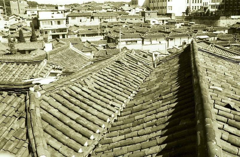 1976년 서울 종로구 가회동 기와집 자료사진.기사 내용과 직접적인 관련은 없습니다.서울기록원