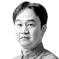 [손해용의 시선] 쿠팡을 묶느냐, 한국 기업을 푸느냐