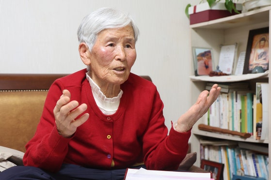 93세 시인님, 경로당 대신 매일 글쓰는 이유가… 감동!