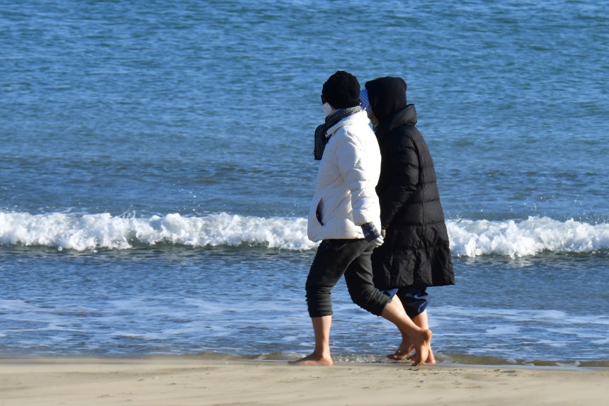 ���� ���ϴ��ؼ����� ����忡�� �������� �ǹ߷� �Ȱ� �ִ�. ����1