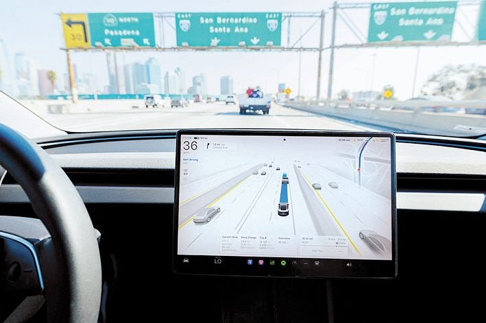 자율주행 보험료 깎는 미국…“고가 옵션” 할증하는 한국