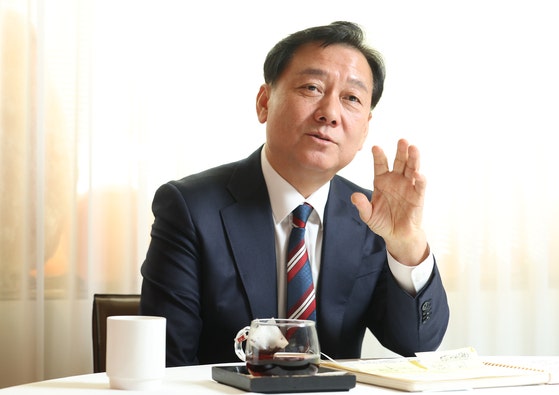 "바보 노무현 길 갈 것" 이광재, 강원지사 불출마로 '세번째 양보'