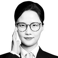 해설위원 변신한 안경선배 "남자가 쓸고, 여자는 밀고? 우린 달라"