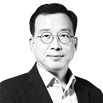 검찰권 힘 빼느라 권한 쏠린 '공룡경찰' 견제엔 빨간불 [장세정 논설위원이 간다]