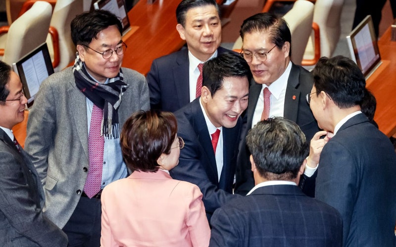 장동혁 “청와대·국회, 세종 이전…선거 연령 16세로 낮추자”