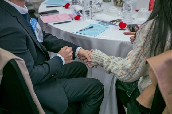 14쌍 결혼 시키자고 6억 쓴 지자체…"그런다고 애 낳겠어요?" [90년대생 엄마가 온다]