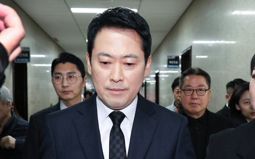 장동혁 국민의힘 대표가 20일 오전 국회에서 윤석열 전 대통령 1심 선고와 관련해 기자회견을 마친 뒤 당 대표실로 이동하고 있다. 임현동 기자/20260220