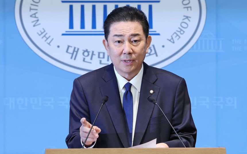 지난 1월 19일 당시 김병기 더불어민주당 의원이 국회 소통관에서 당 윤리심판원의 제명 결정에 대한 입장을 밝히는 기자회견을 하고 있다. 임현동 기자