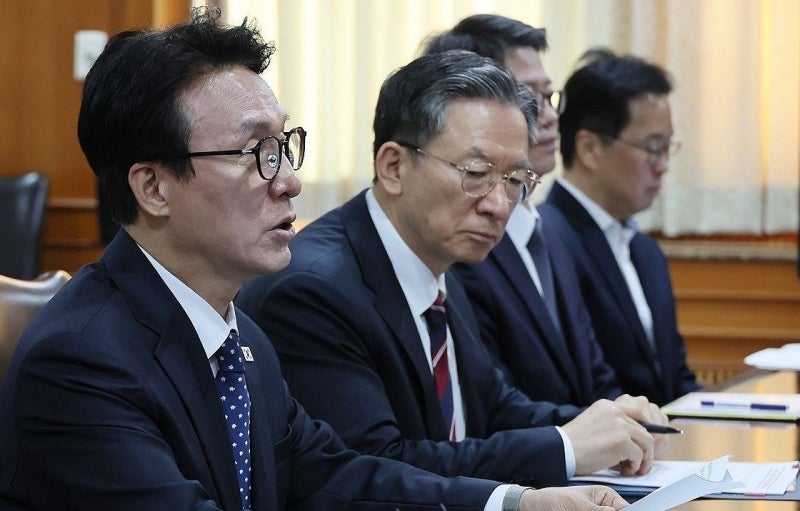 [사설] 가짜뉴스 엄정 대응이 선거 앞 ‘입틀막’ 치달아선 안 돼