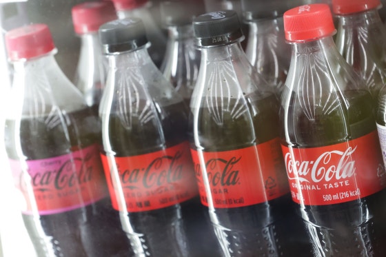 2024년 서울의 한 편의점에 코카콜라가 진열돼있다. 연합뉴스