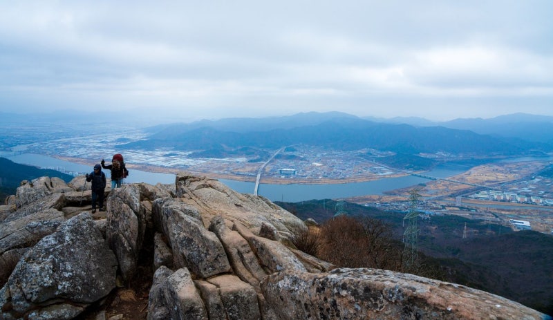 산 정상 ‘낙동강 뻥뷰’…마음까지 시원해진다
