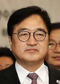 우원식, 개헌 불씨 살리기…여야 4당에 “특위 만들자”