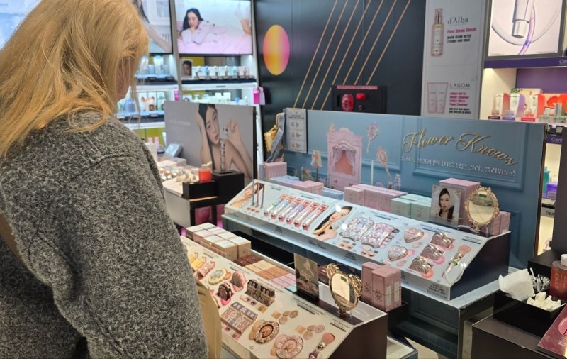 싸구려 비웃었는데…"비싸도 살래" MZ여성 반한 中화장품