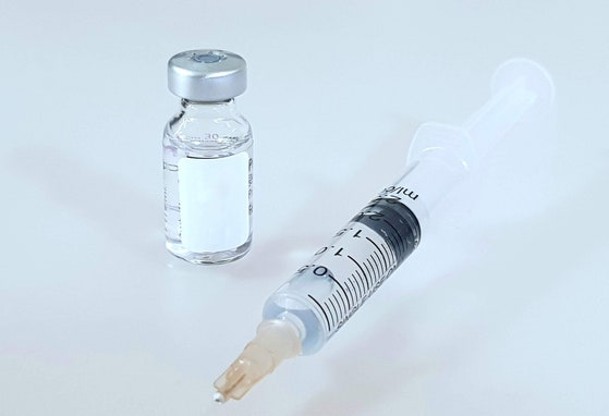 [단독] "부작용 큰데 왜"…반년간 135회, '스테로이드 폭격'한 의원