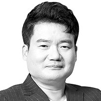 [강  찬호의 시선] 민주당이 키워준 김어준 발 ‘공소취소 거래설’