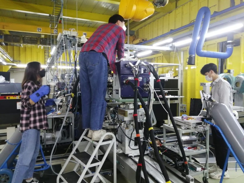 "물은 왜 위부터 얼까"…영하 70도서 수십년 미스터리 풀렸다 [팩플]