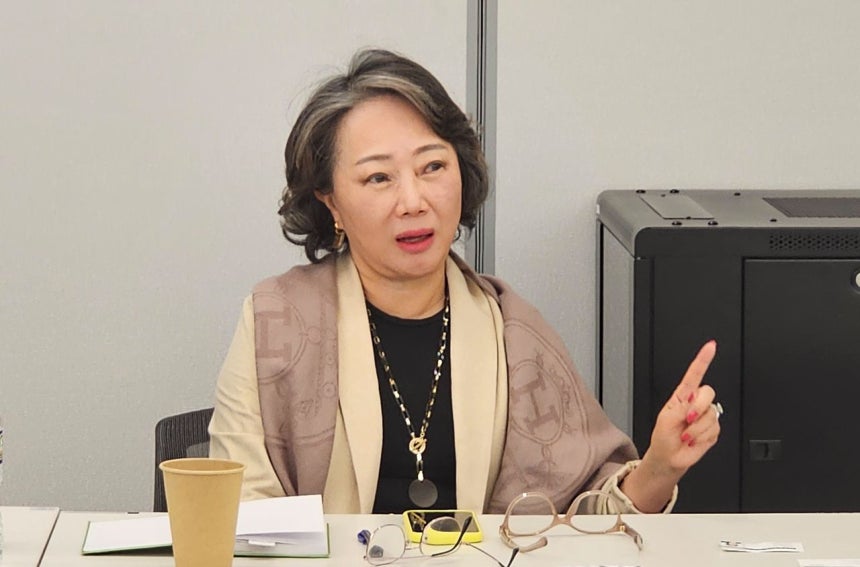 도널드 트럼프 미국 대통령 집권 1기 때 있었던 북ㆍ미 정상회담 당시 트럼프 대통령 통역을 맡았던 이연향 전 미국 국무부 통역국장이 26일(현지시간) 워싱턴 DC에서 한국 특파원들과 간담회를 하고 있다.워싱턴=김형