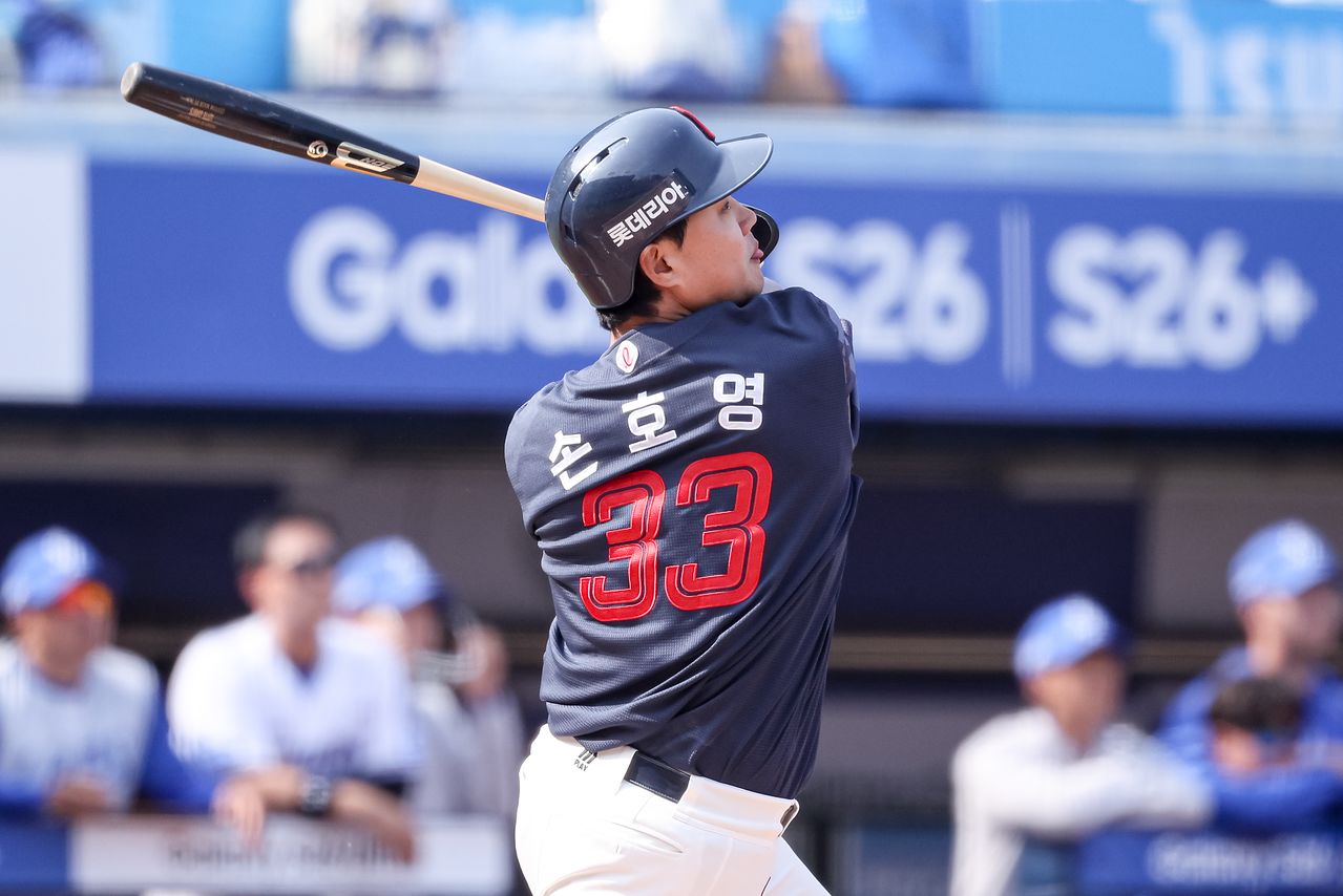 돌아온 프로야구, 올봄도 롯데가 연다…6년 기다린 개막 2연승