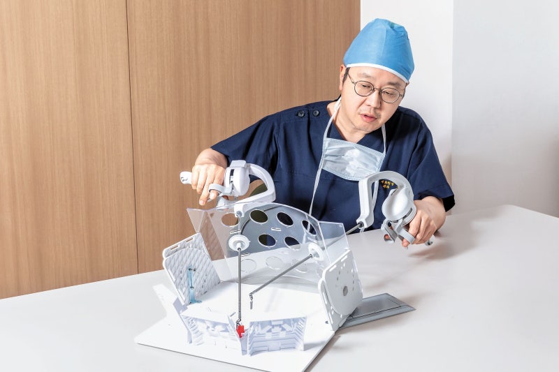 “손목 관절 구조 구현한 복강경 기구, 정밀 수술·빠른 회복 도와” [Health&]