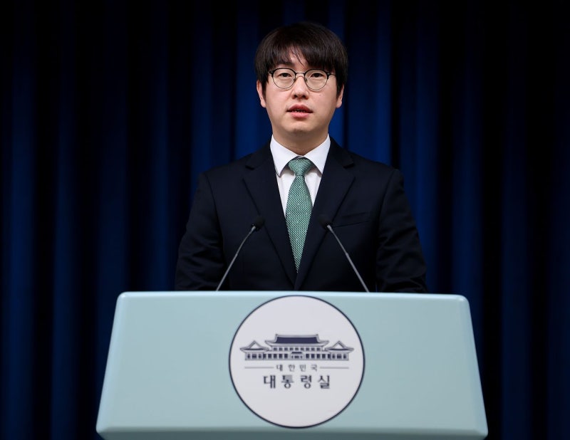 청와대 하정우, 부산 출마 시사…대통령 재가만 남았다