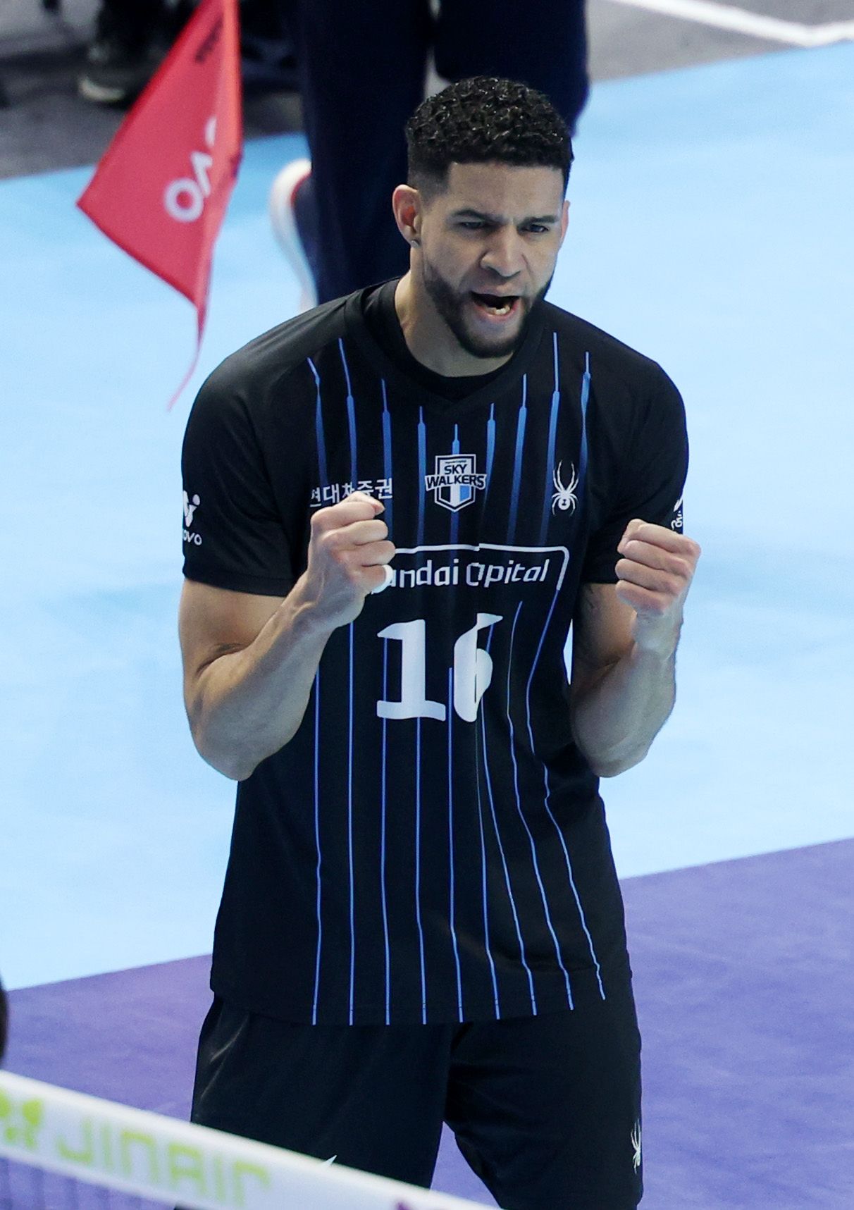 배구 챔프전 벼랑 끝…레오가 깨어났다