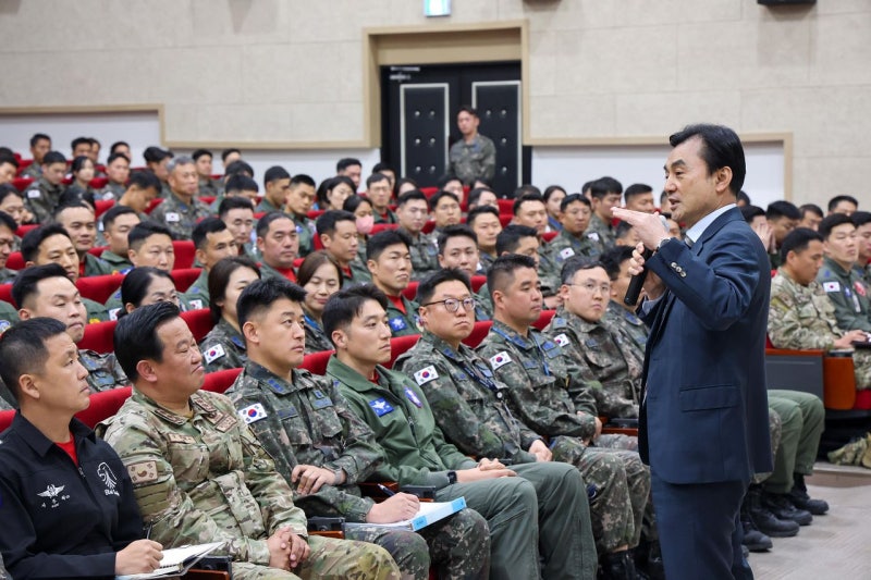 안규백 “GOP 병력 2만2000→6000명 축소…AI에 맡길 것”