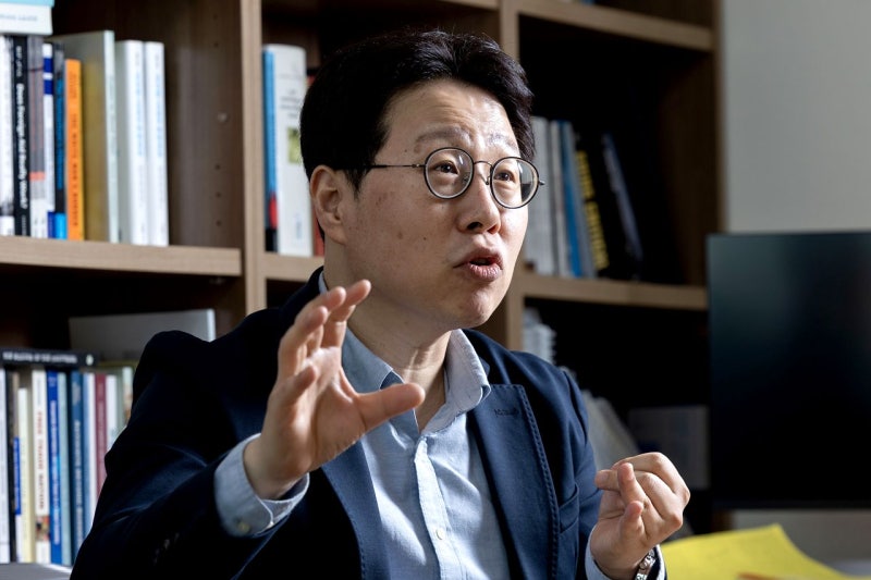 [조민근의 경제를 묻다] “공급망 위험 세계 최고…컨트롤타워부터 세워야”