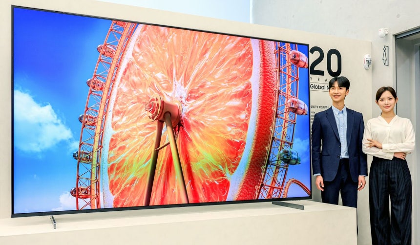 삼성전자가 15일 서울 서초구‘강남 삼성’에서 연 TV 신제품 출시 행사에서 115형‘마이크로 RGB TV’를 선보였다.[뉴스1]