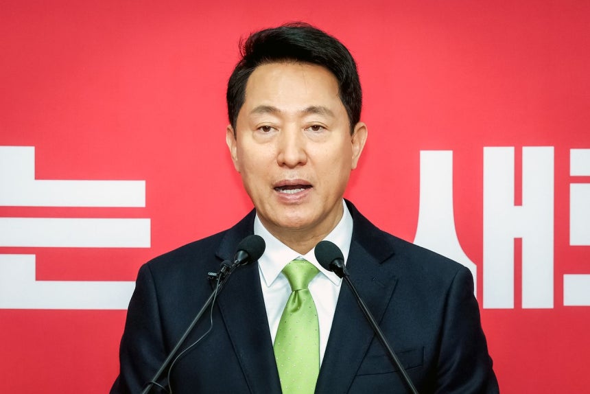  6.3지방선거 국민의힘 서울시장 후보로 확정된 오세훈 서울시장이 18일 오전 서울 영등포구 국민의힘 중앙당사에서 기자회견을 하고 있다. 이날 박덕흠 국민의힘 중앙당 공천관리위원장은 오 시장이 경선에서 승리했다고 발