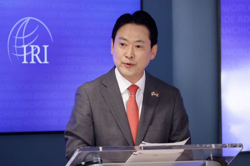 방미 중인 장동혁 국민의힘 대표가 15일(현지시간) 국제공화연구소에서 연설하고 있다. 뉴스1