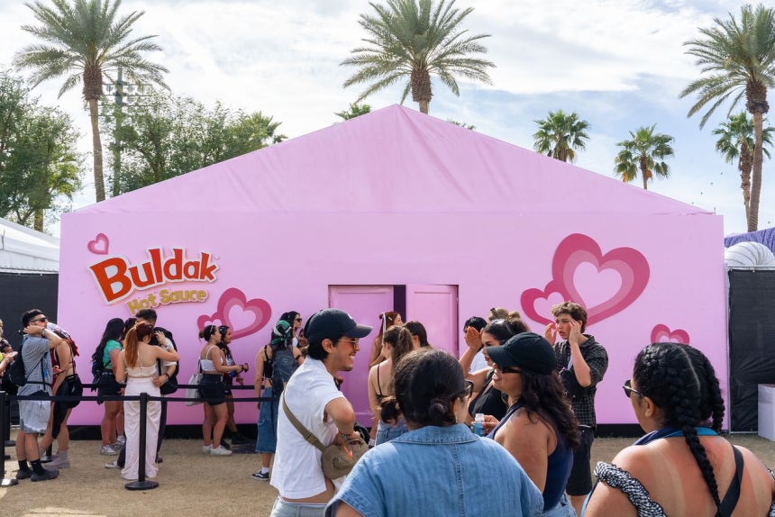 지난해 4월 미국 캘리포니아 인디오에서 열린 '코첼라 밸리 뮤직 앤드 아츠 페스티벌'에 마련된 불닭 부스 전경.사진 삼양식품