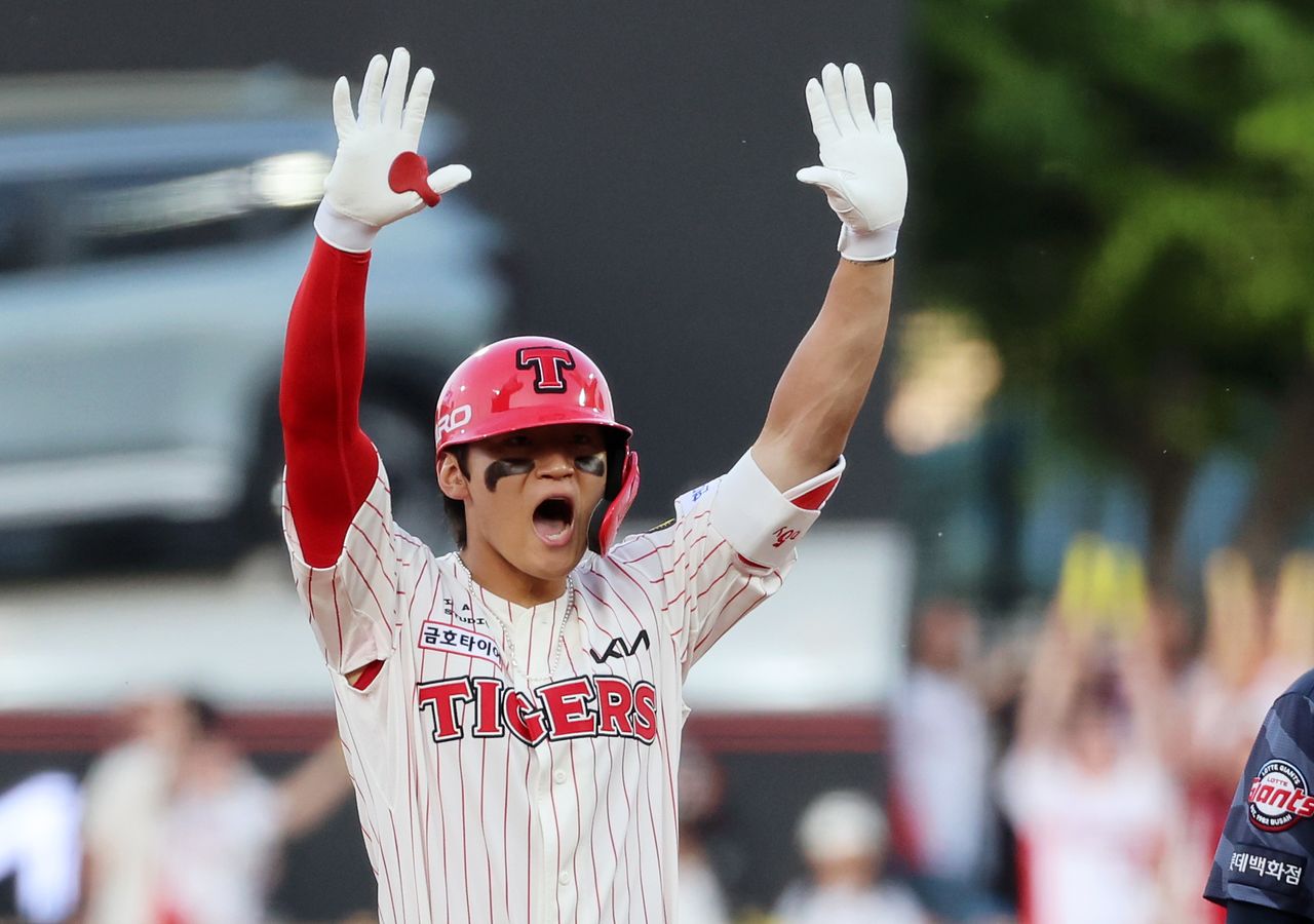 연봉 깎인 리그 MVP…‘50홈런 페이스’ 맹타