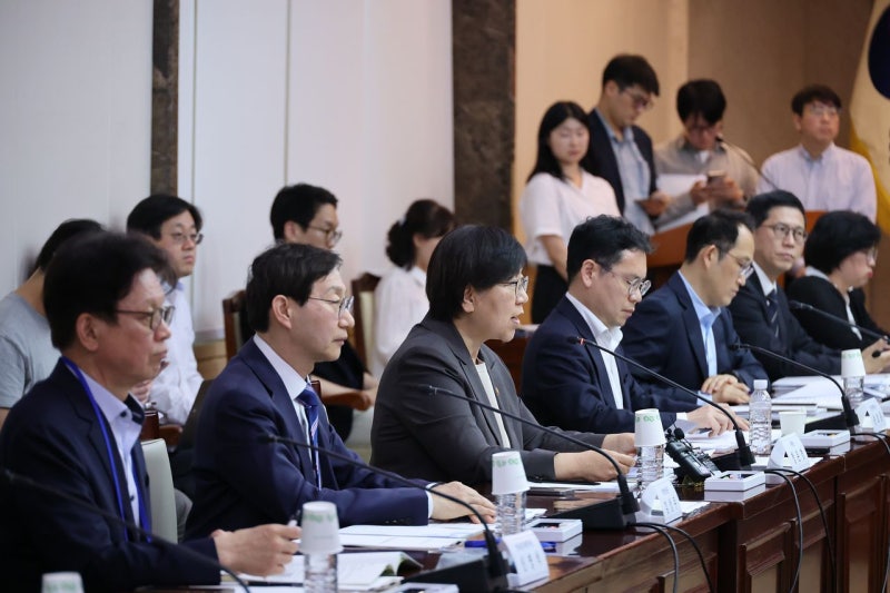 “이대로 팔면 시장 초토화”…국민연금, 국내주식 비중 늘리나