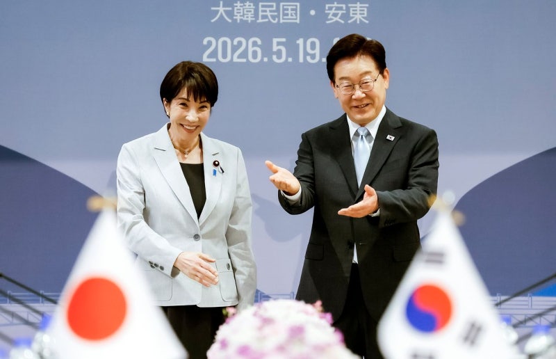 “내일 의회 일정있어 술 고민” “하루 더 있게 전화해볼까요”