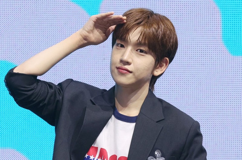 영상 거꾸로 찍고 “이야!”…‘일베 의혹’ 신인 아이돌의 해명