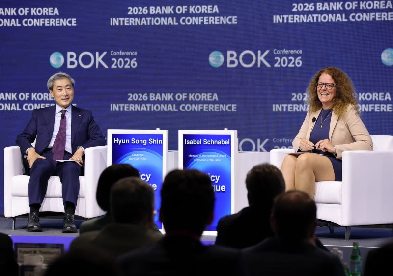 신현송 “경제 강력해 딜레마 적다” 기준금리 인상 또 시사