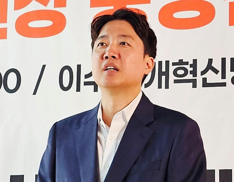 <b>이준석</b> “개표절차 중지해야…투표용지 부족 사태 엄중히 다뤄야”
