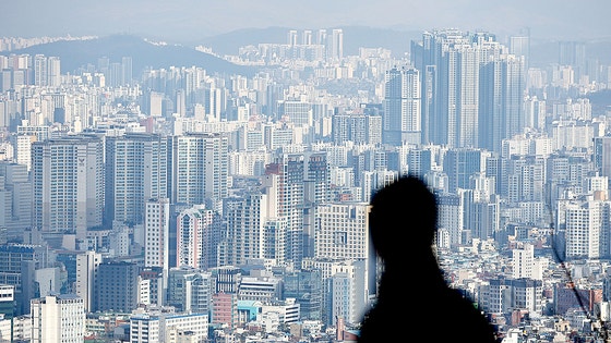 “갑자기 벼락거지 돼 억울” 2030 덮친 공포…서울 흔든 ‘부동산 표심’