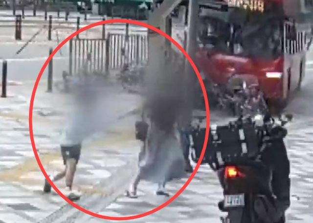 버스 돌진서 아들 구한 엄마…사고 기사, 과거 두 차례 쓰러졌다
