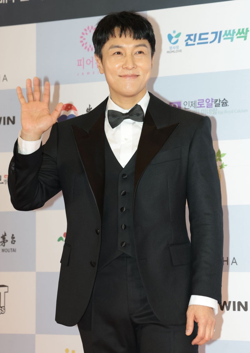 신화 김동완의 돌연 고백 "그간의 소신 발언, 돌아보니 무책임했다"