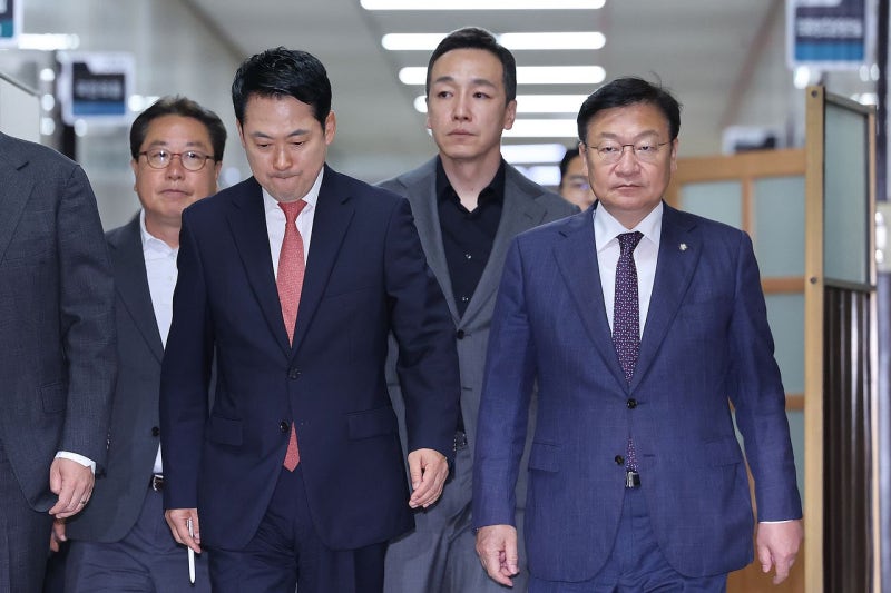 [단독] “전면 재선거” “그 소청 아니다”…장동혁·정점식 ‘국힘 투톱’ 충돌