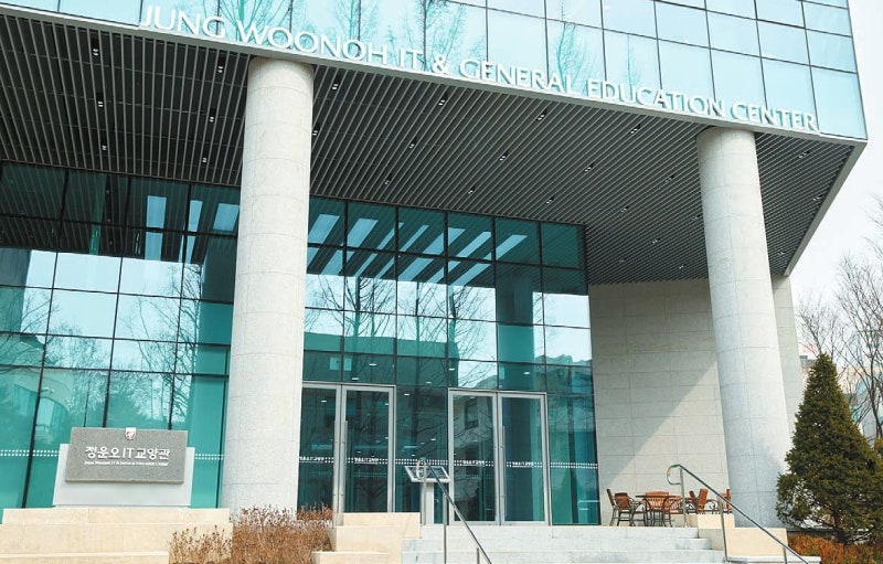 [교육이 미래다] AI중심대학에 선정…산·학·연 잇는 혁신 허브 역할