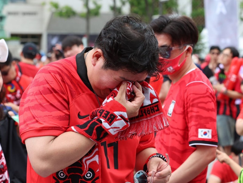 ‘<b>홍명보</b>에 화나서 만든 영상’ 985만뷰 터졌다…들끓는 월드컵 분노