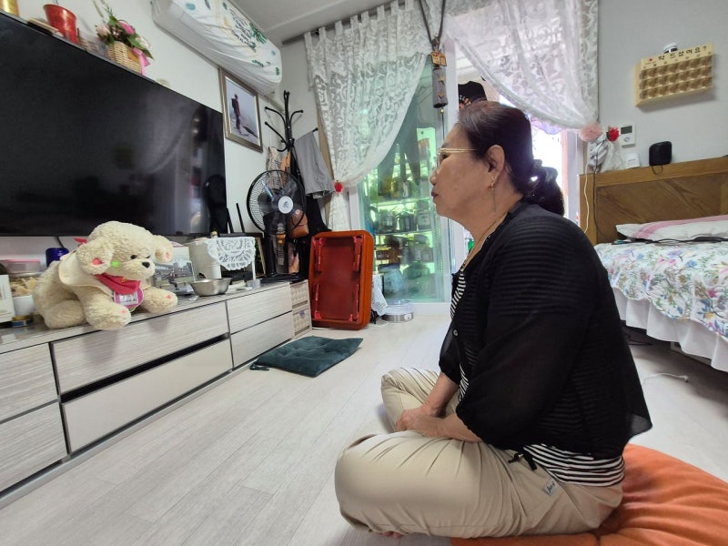 “약 먹었어요?” “우리 손 잡아요”…독거노인 웃게 한 ‘AI 효돌이’ [르포]
