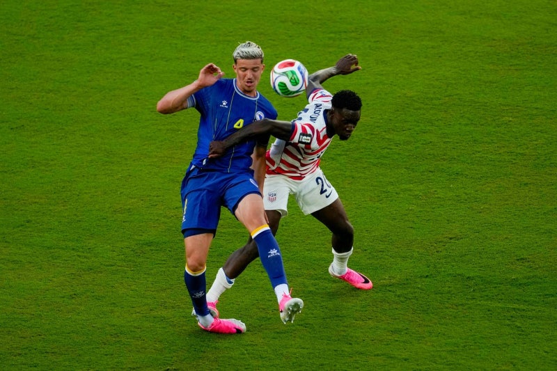이렇게 밟았는데…트럼프 전화에 FIFA 징계 뒤집다