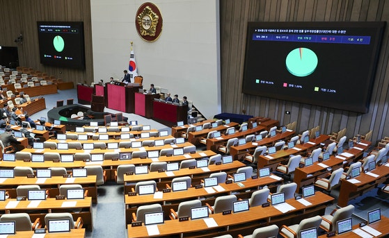“중국 공산당법” “카톡도 감시 받아”…황당한 음모론 [오늘부터 7·7법]