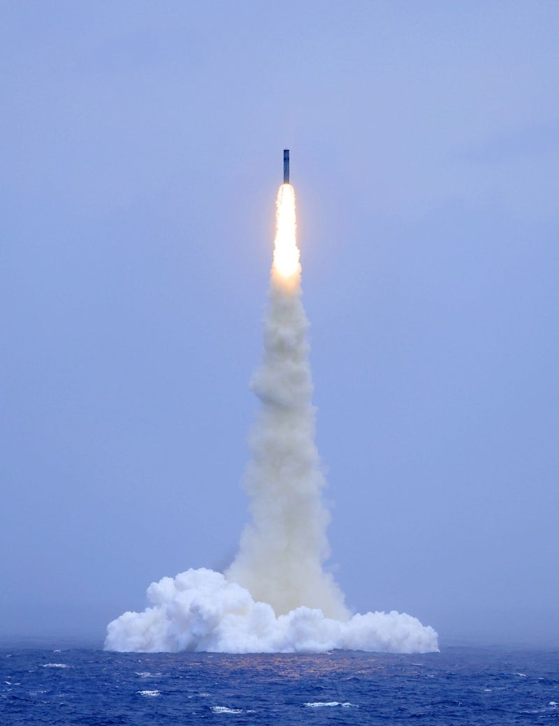 [사진] 미국도 사정권…중국 전략핵잠 첫 SLBM 발사