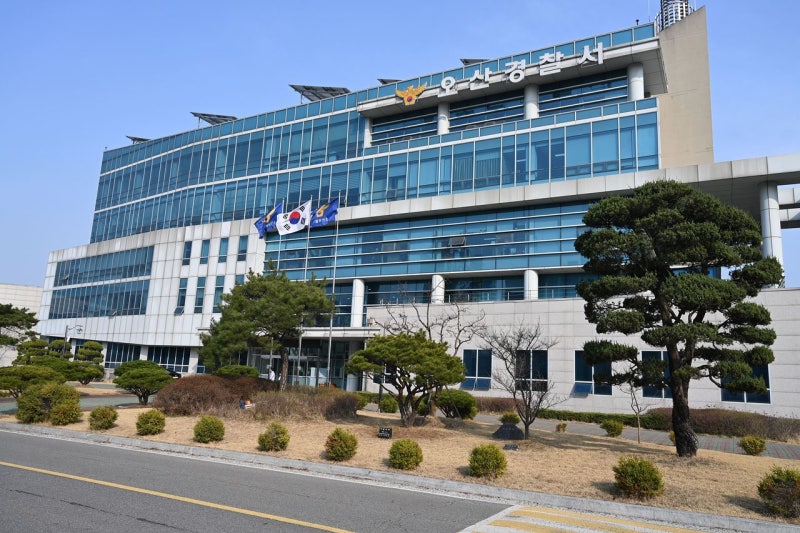 오산 아파트서 일가족 숨진 채 발견…“50대 부부와 20대 아들”