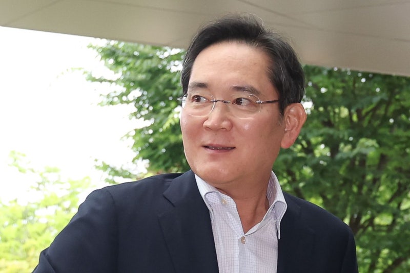 삼성 20년 청소부 부고…“이재용, 일정 취소하고 빈소 찾았다”